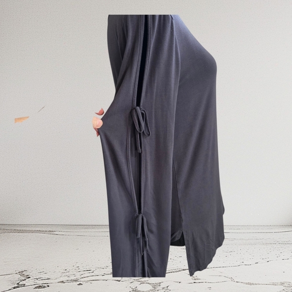 Cable & Gauge Charcoal Women's Blouse With Open Sleeves Size Med - Picture 3 of 5